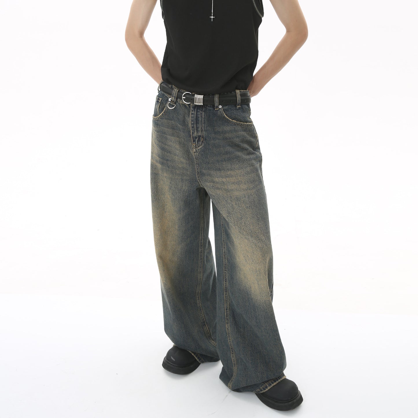 Trendy vintage wide denim pants!