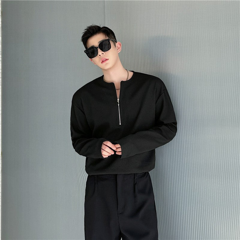 Men's modern monochrome half-zip pullover top!